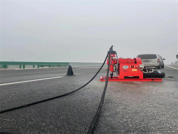 泸县马路路基路面开裂下沉注浆加固灌浆